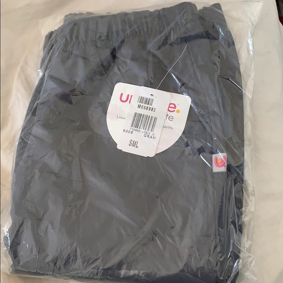 Gray scrub pants - Picture 3 of 3